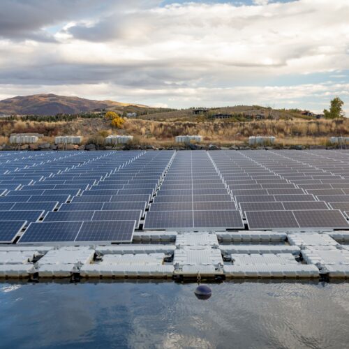 犹他州“能源豪赌”:为何在电力饥渴时代,太阳能反成政治牺牲品?