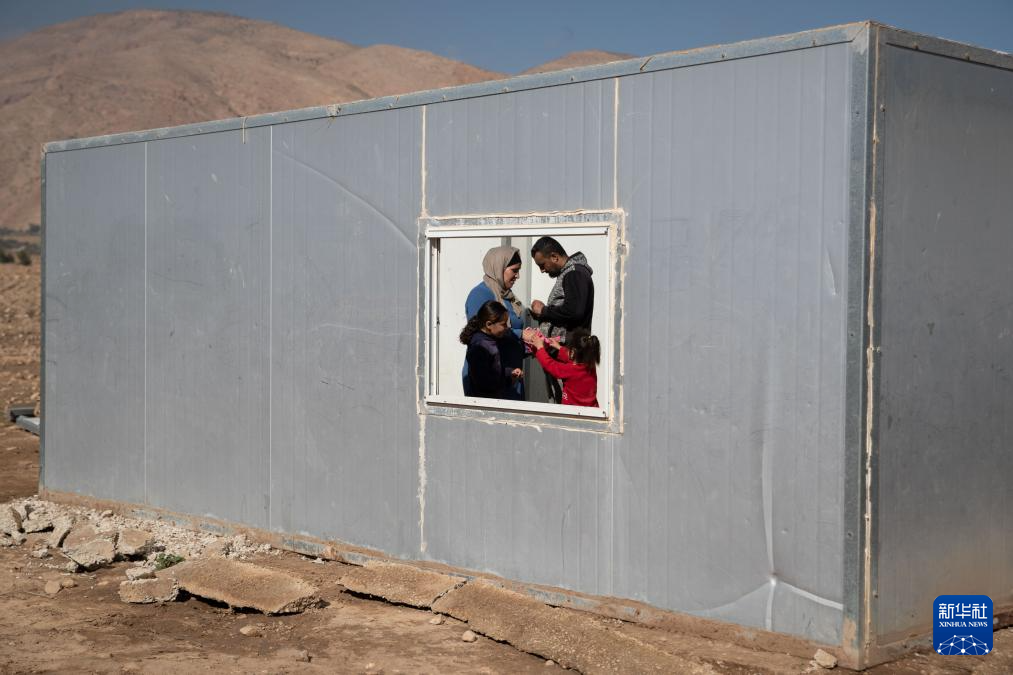 贝都因村庄被迫撤离：当游牧民族失去最后的家园