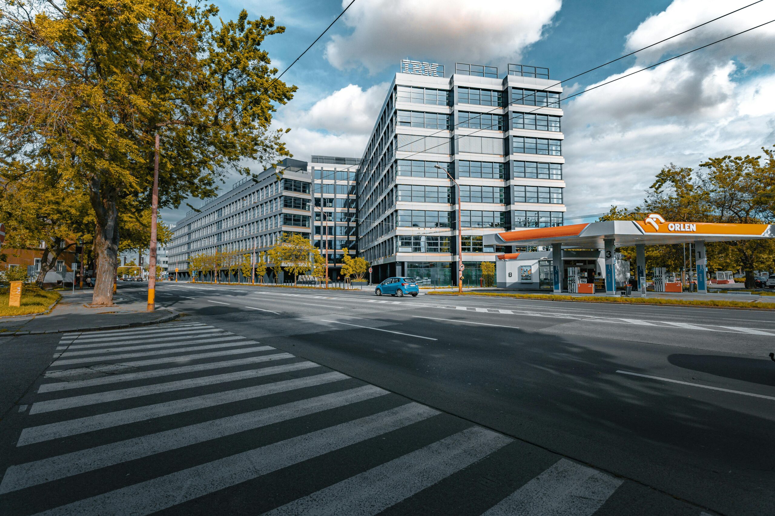 2026年AI革命拐点:IBM预言“更大”已过时,“更聪明”正当时