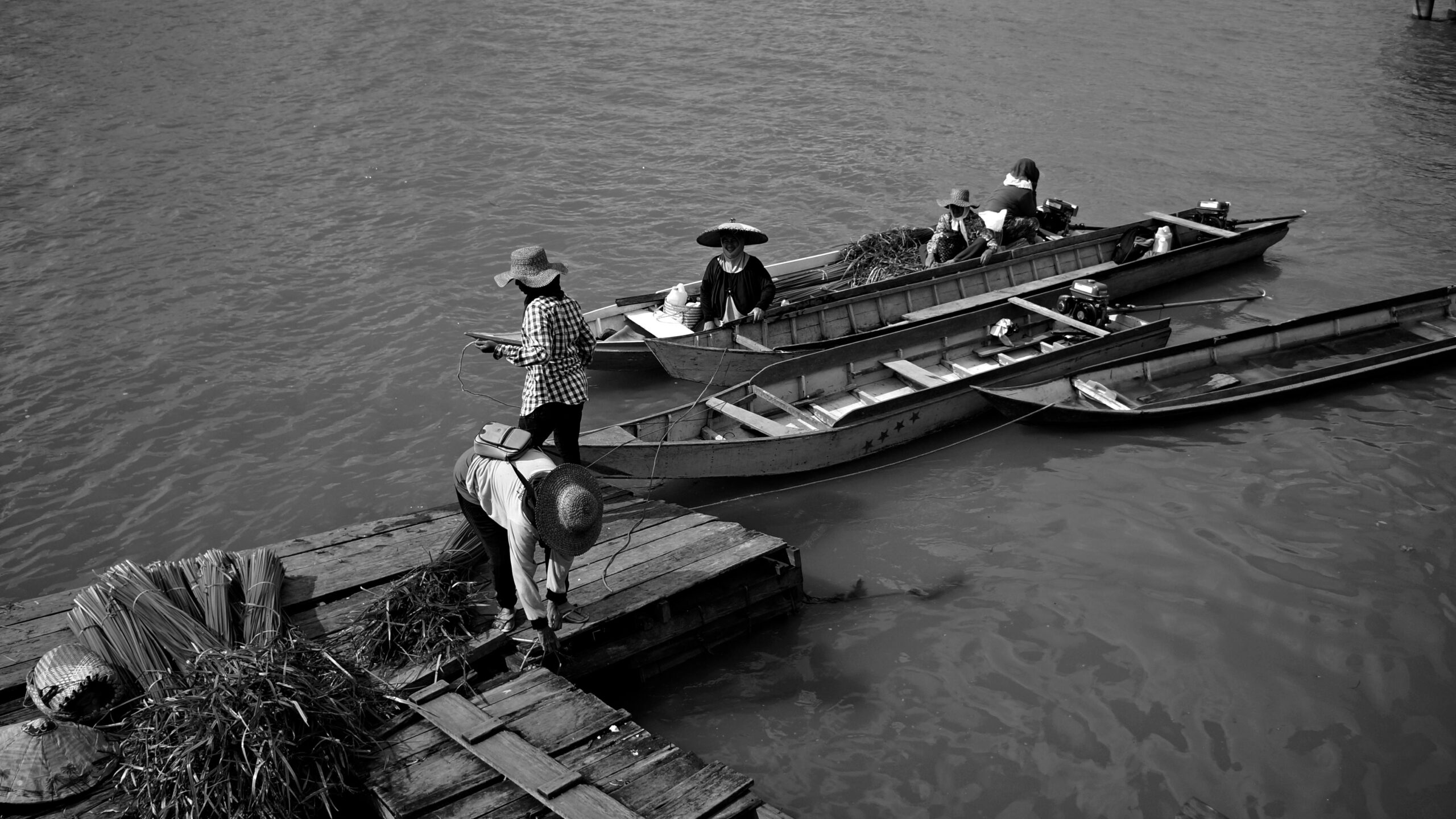 亚马逊再裁数千人背后:科技巨头的“瘦身时代”与普通人的“饭碗焦虑”