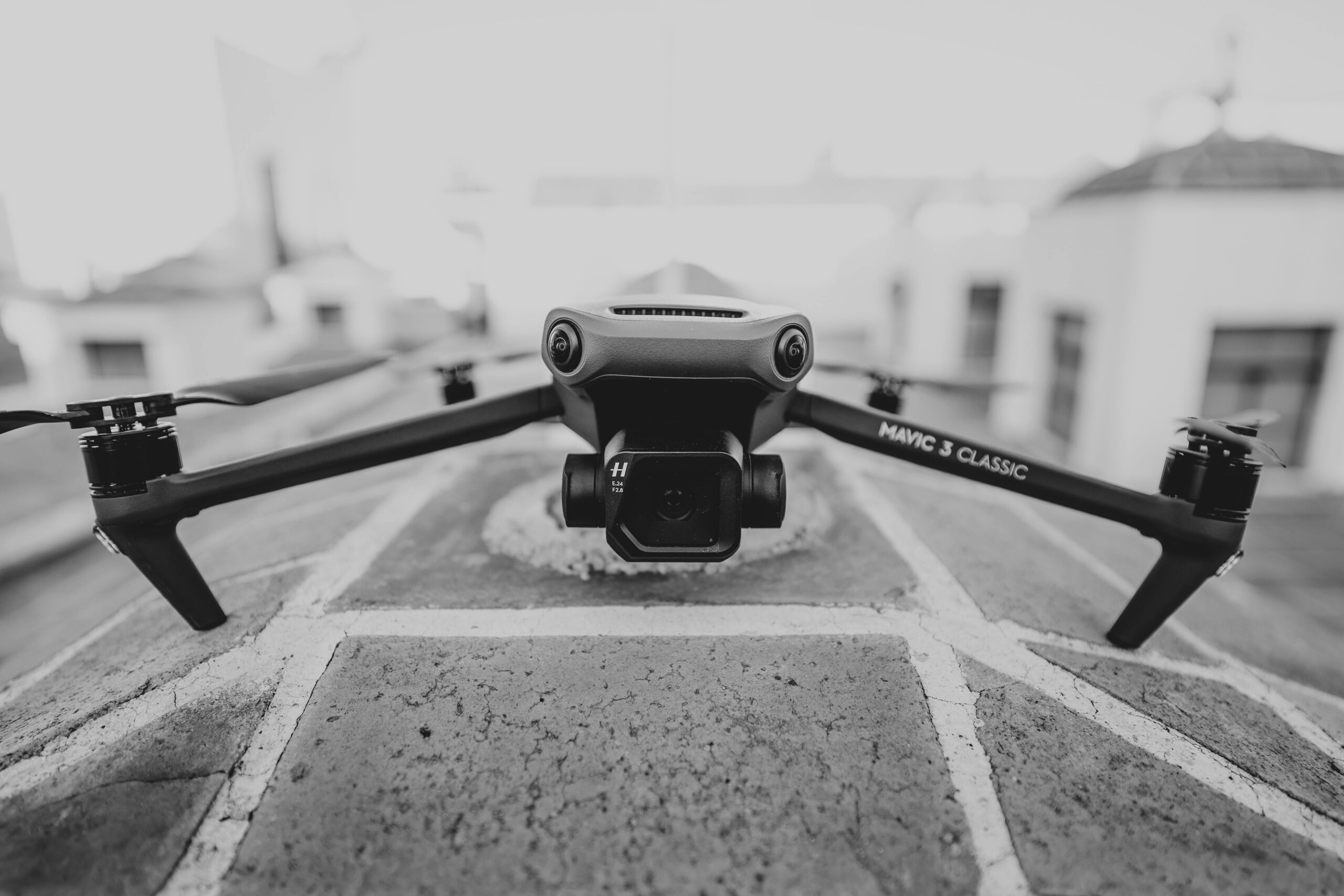 希区柯克被“竖屏肢解”：当经典沦为算法饲料，我们愤怒的是什么？