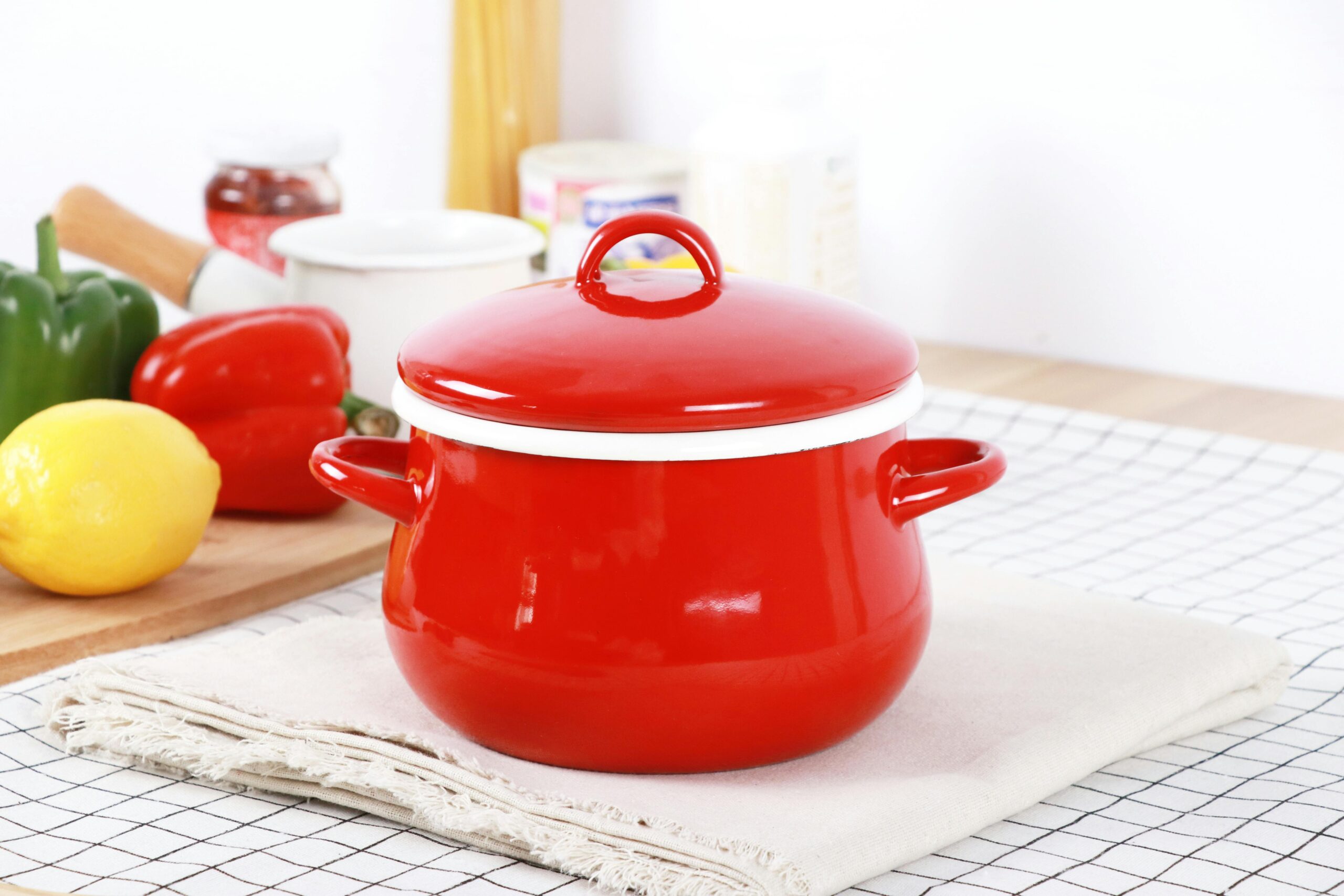 Spotify两年三涨：流媒体“低价黄金时代”的终结与我们的新常态