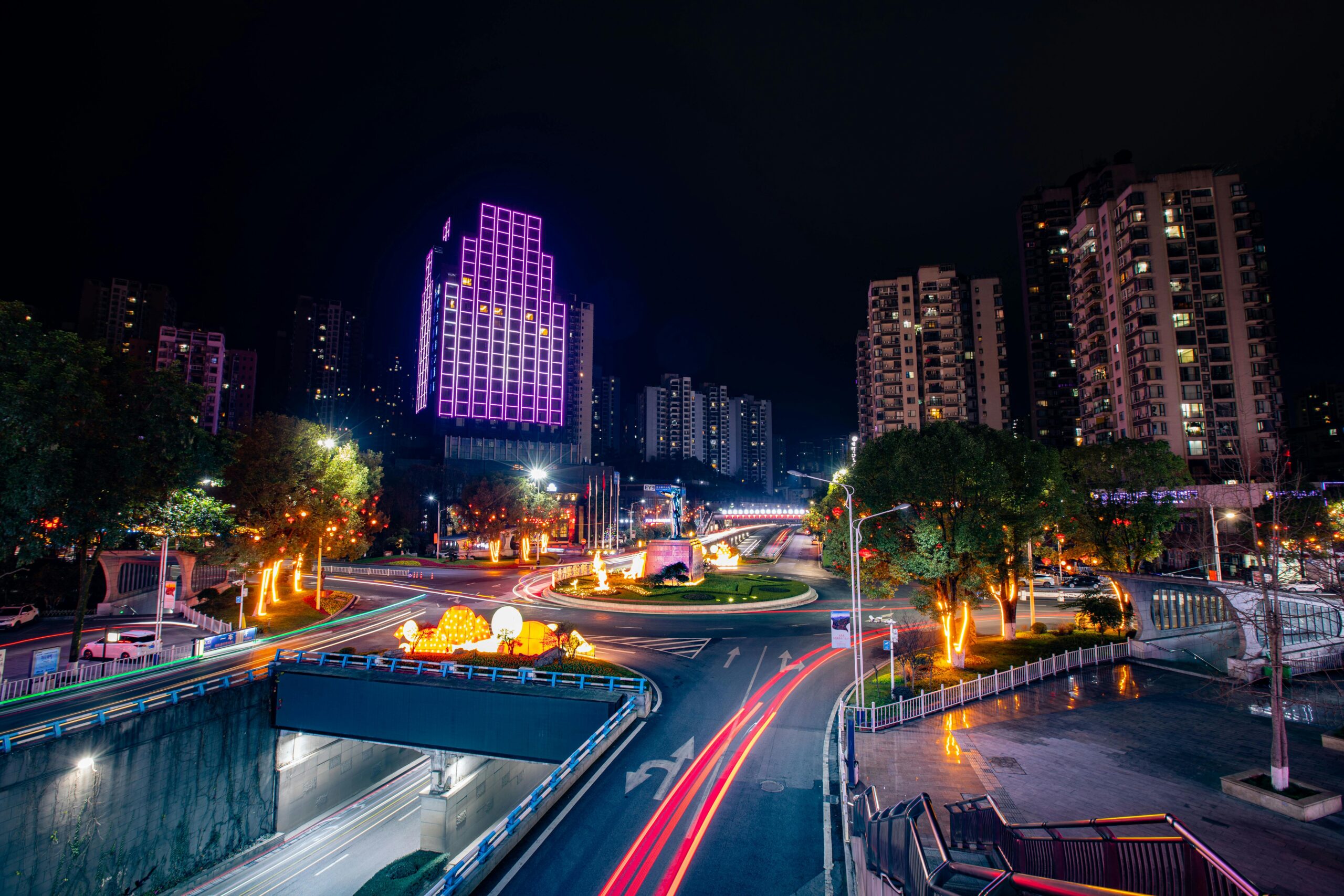 6.78万年前的手印:当人类第一次在岩壁上按下“自我”的印记