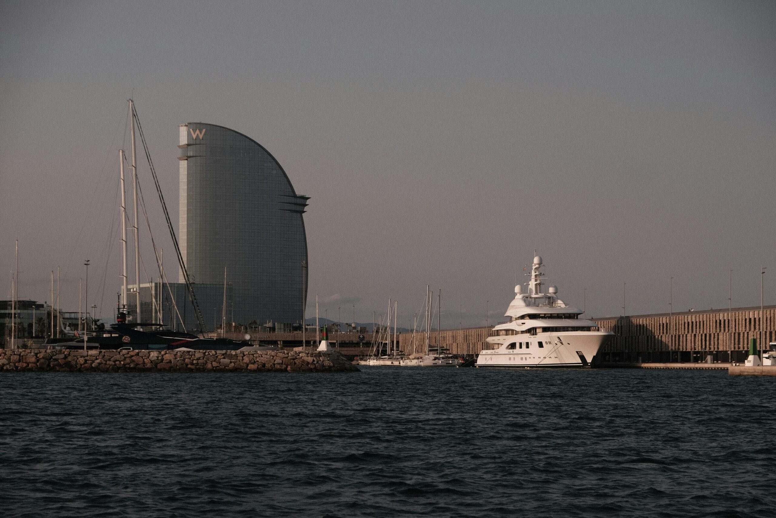 谷歌Project Genie：一张照片生成互动世界，是AI的终极想象力还是高级玩具？