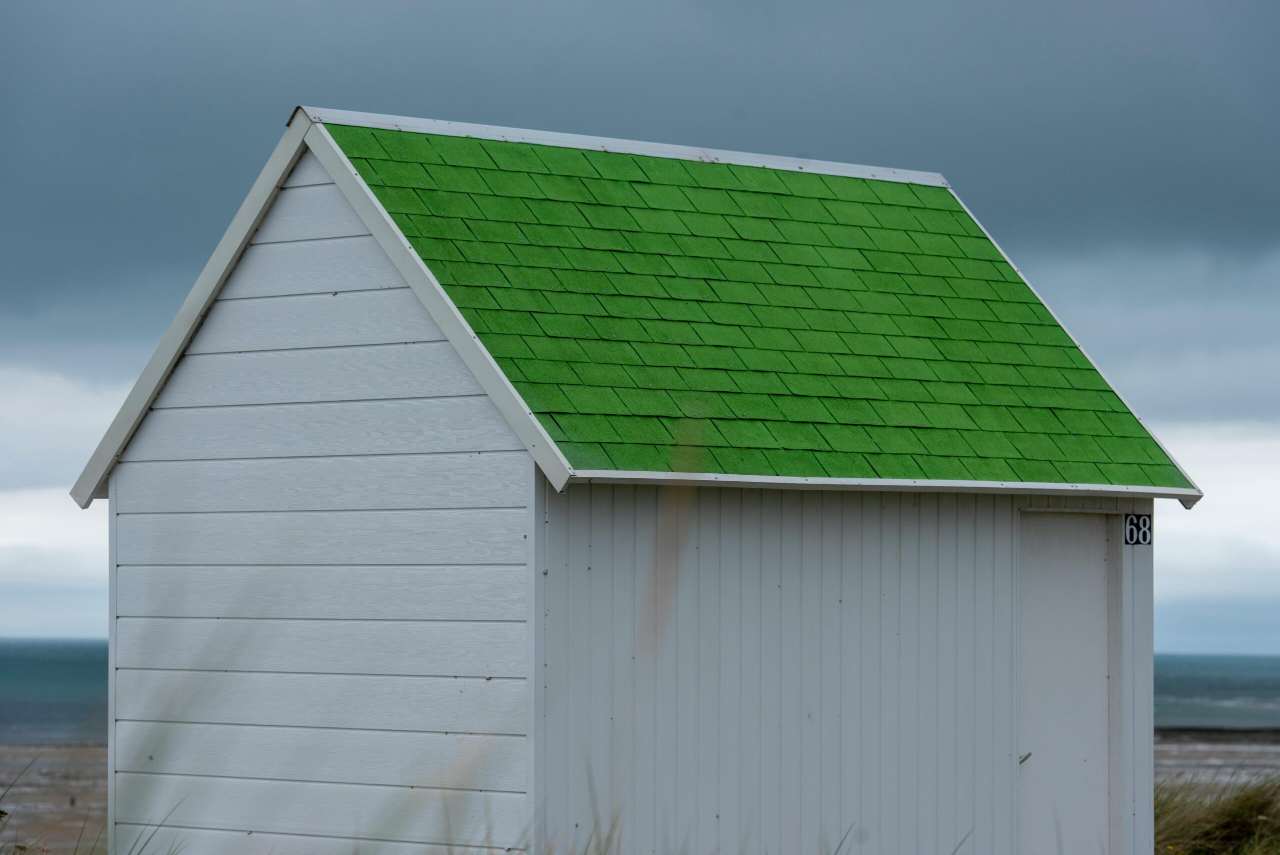 迪尔伯特之父离世：一个工程师的荒诞世界，为何刺痛了全球2000家日报？