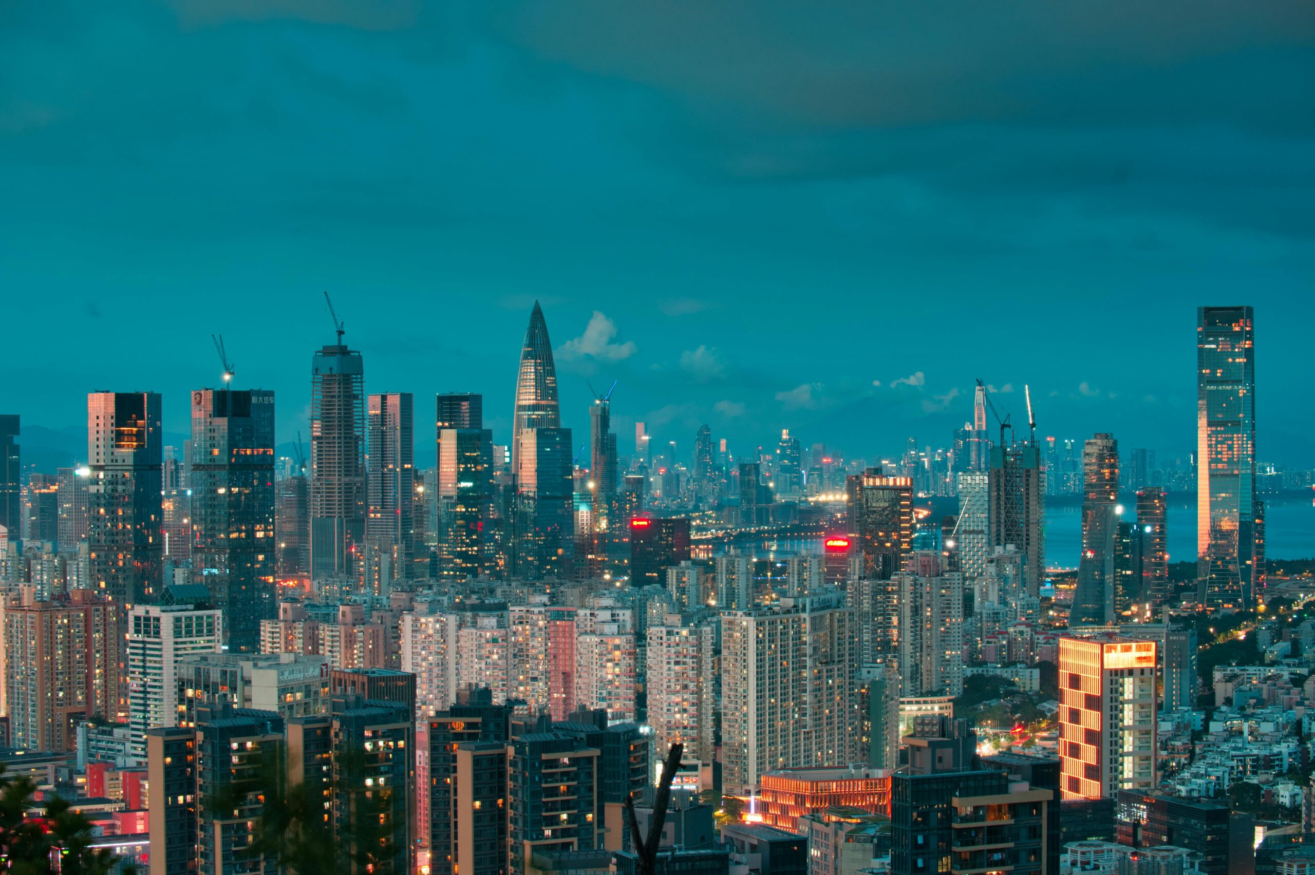 0.3秒定生死:海报设计的神经战与注意力掠夺术