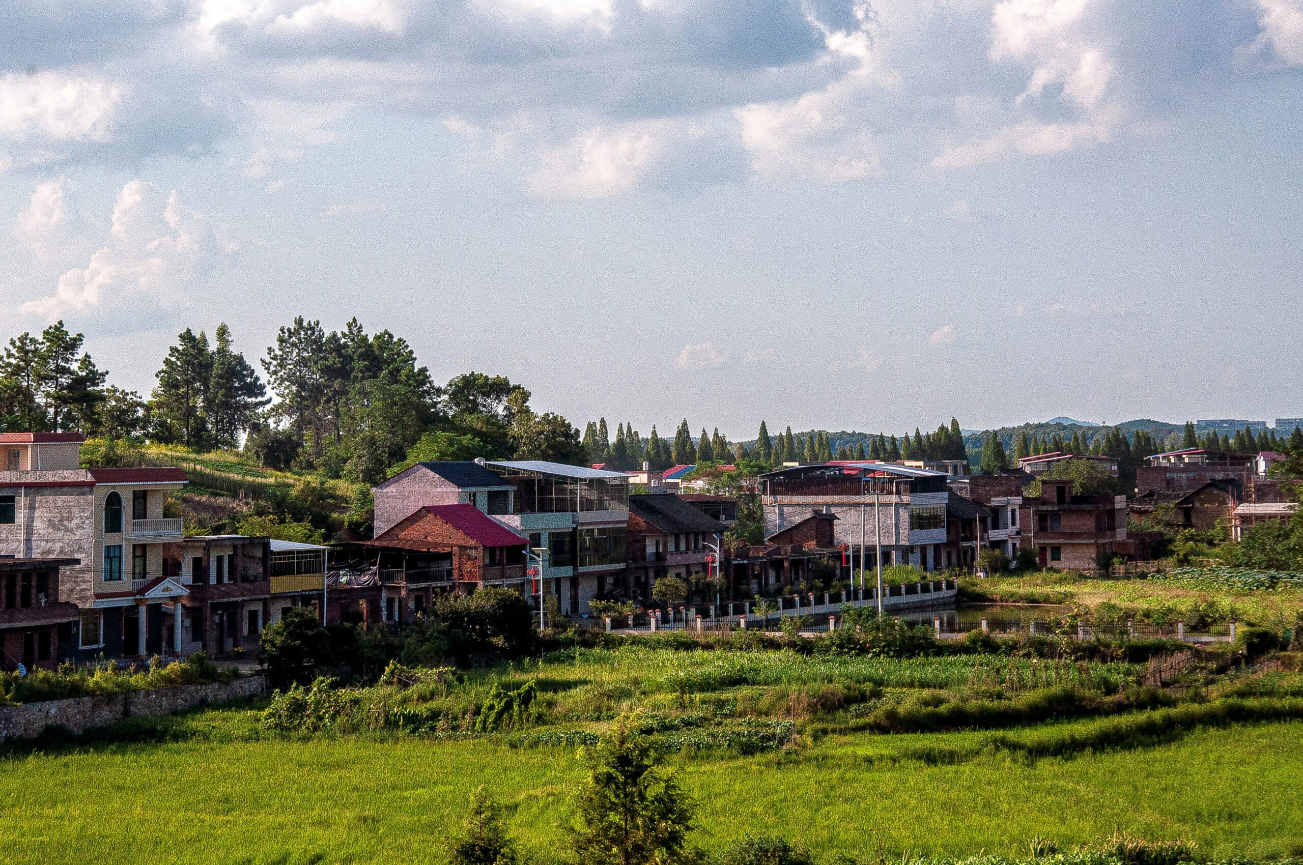 谷歌挥刀斩乱麻:一年封禁8万开发者,175万应用被拦,移动生态安全战进入深水区