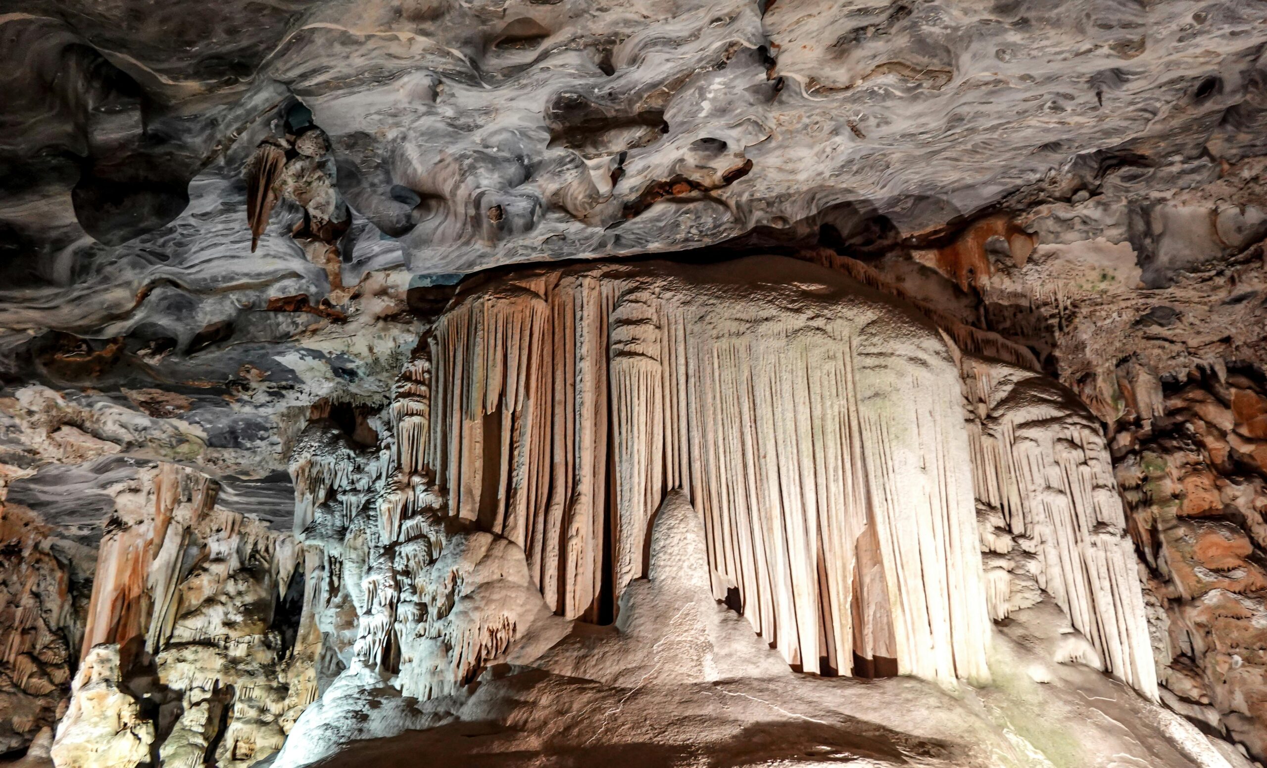 从比特币矿场到AI战场：灿谷4.5亿美元亏损背后的战略豪赌与行业警示