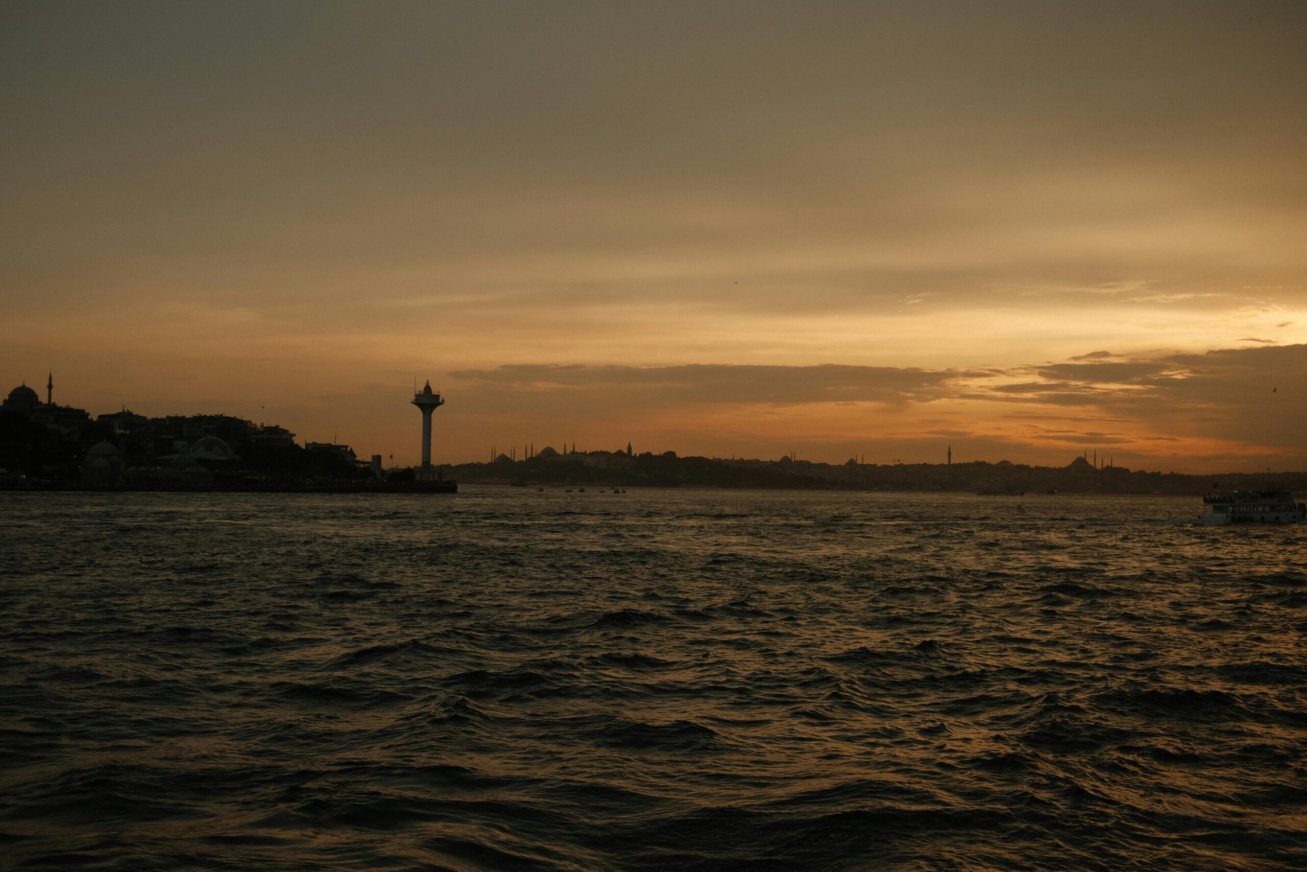 堕胎禁令四年祭:当权利成为特权,谁在承受“禁止”的代价?