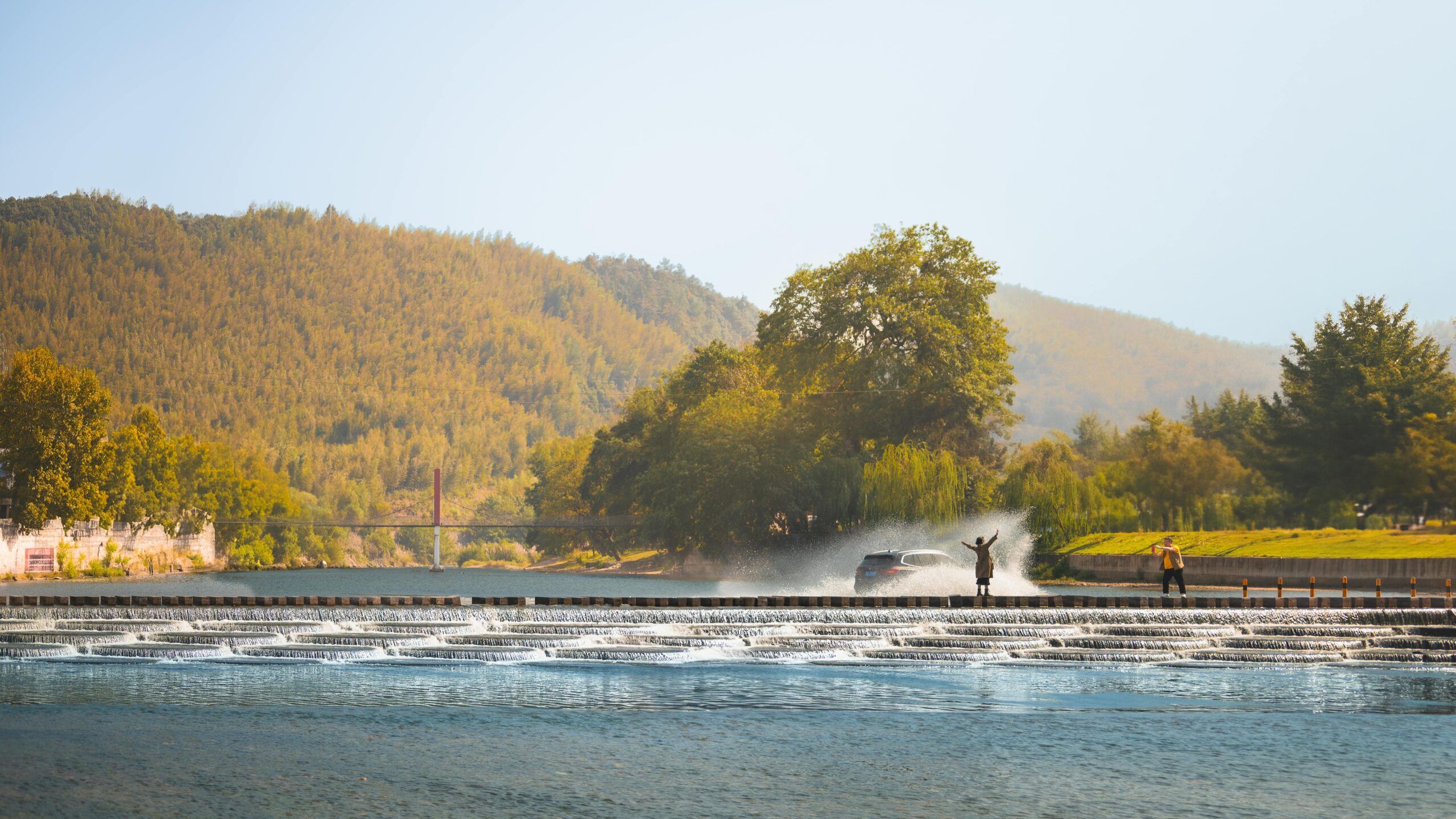 当战争成为24小时直播秀：我们如何在“娱乐至死”中失去对真实的感知
