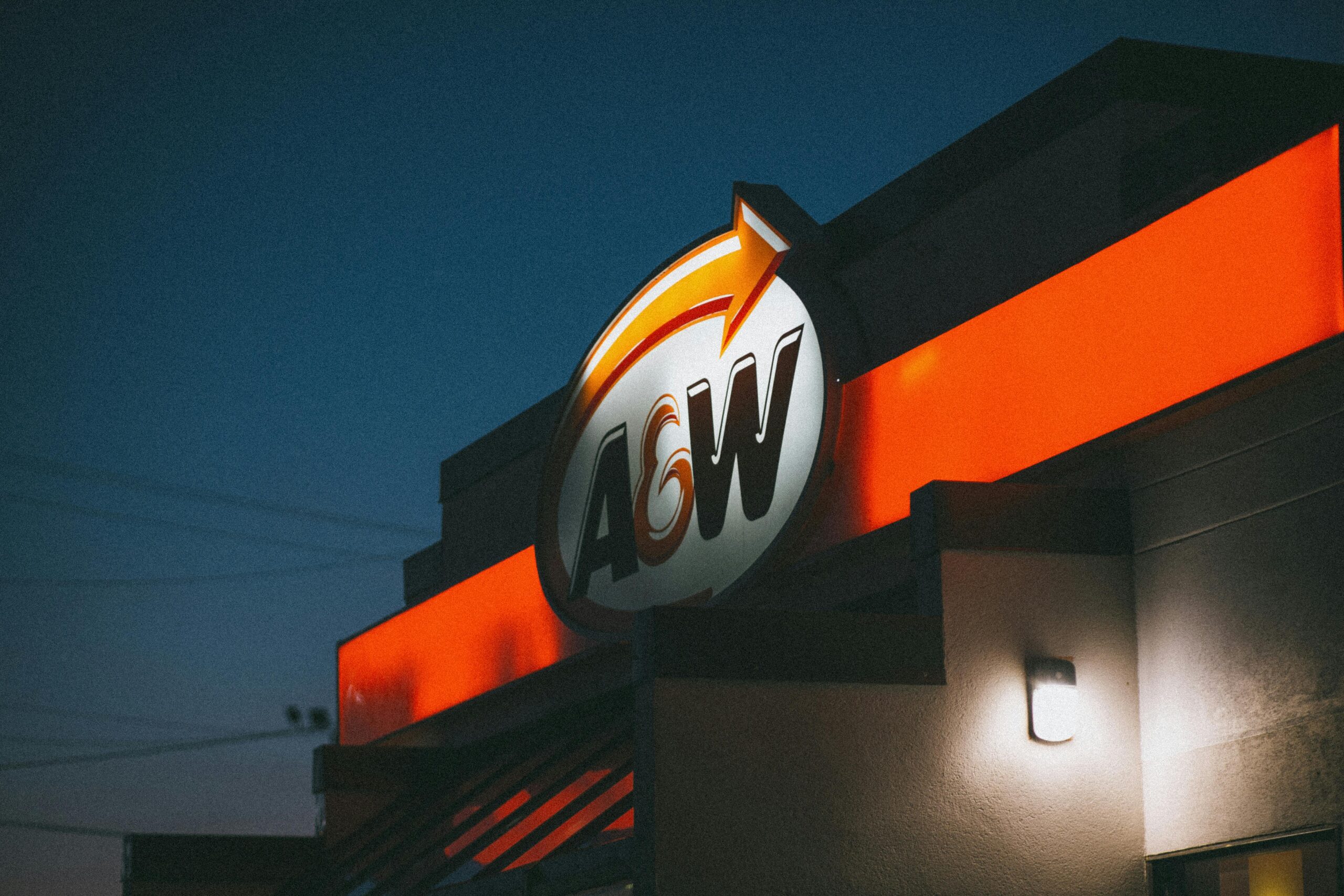 AI狂欢下的暗流:被忽视的万亿信贷泡沫,会否成为下一场危机的引爆点?