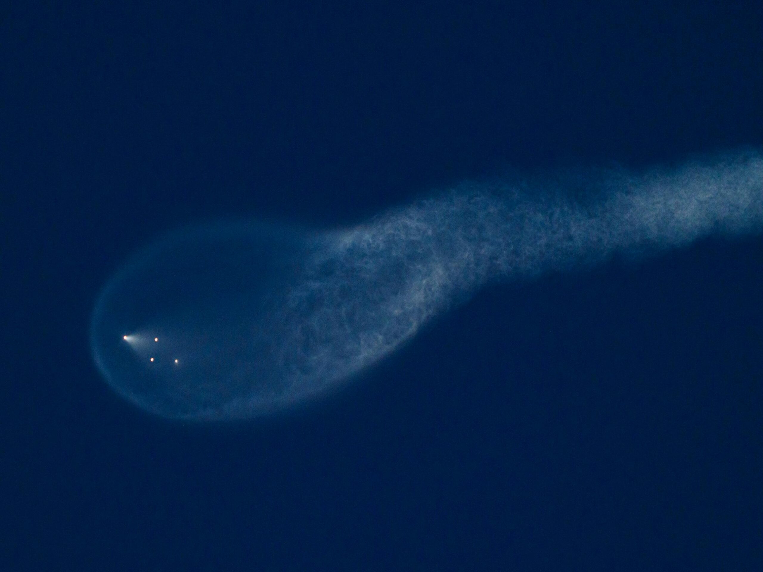 猎户座氦气泄漏背后：Artemis II的“完美”任务与人类重返月球的脆弱平衡