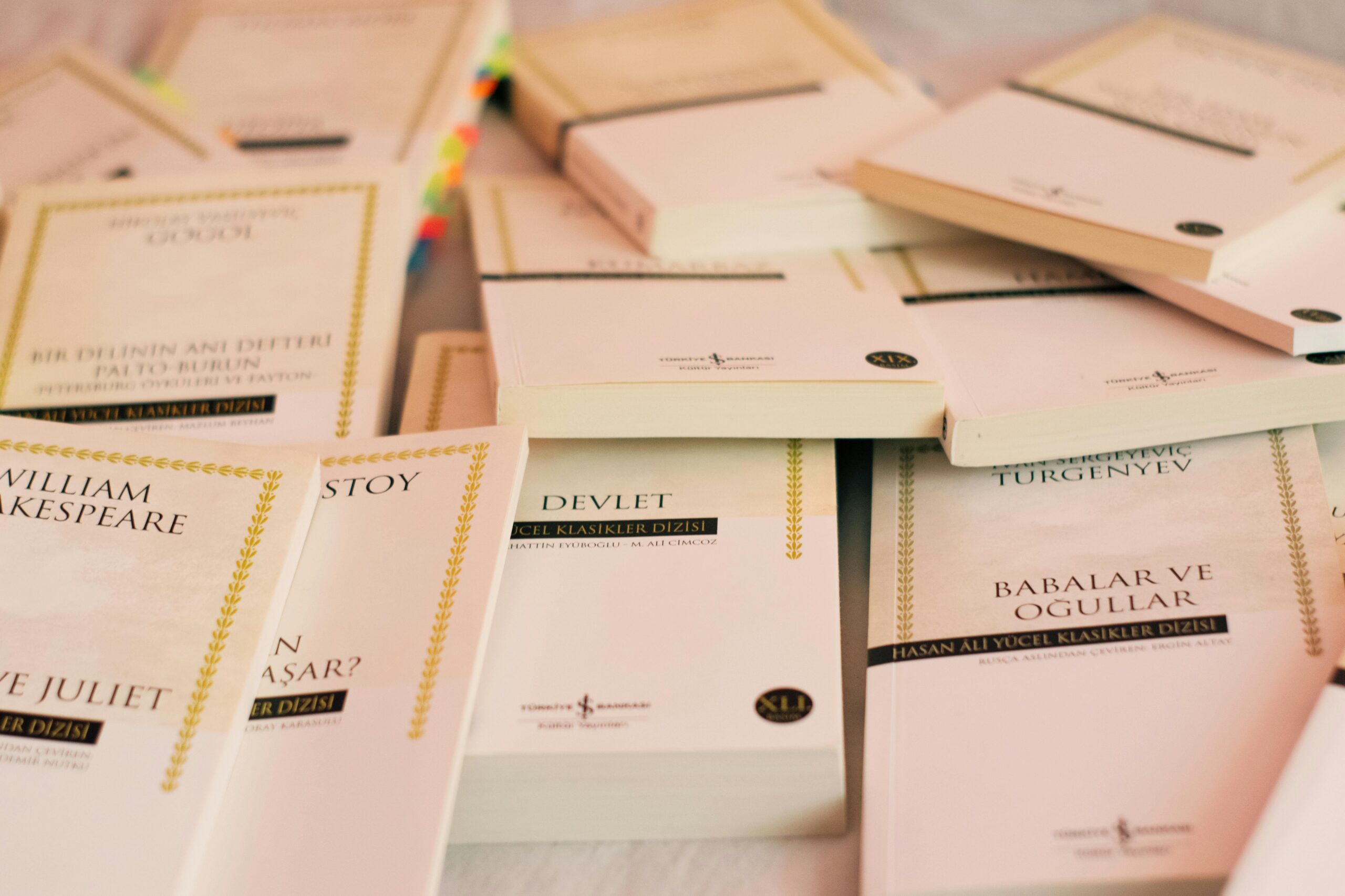 教科书里的图表，为何成了学生“看不懂的密码”？深度解析化学教育中的可视化困境与破局之道