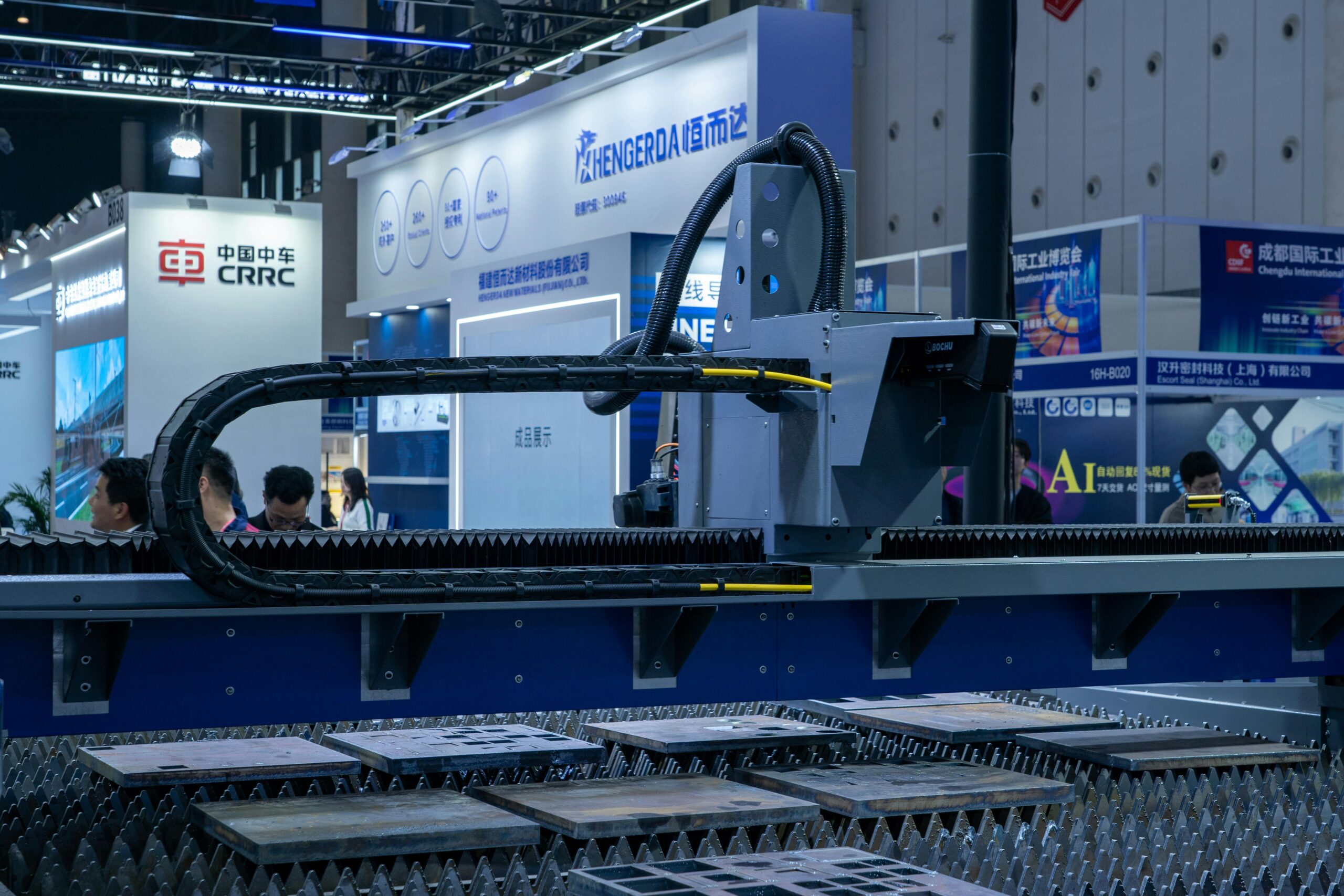 华尔街警报深夜拉响：鲍威尔贝森特罕见“破例”密会，一场AI驱动的金融暗战已至中场