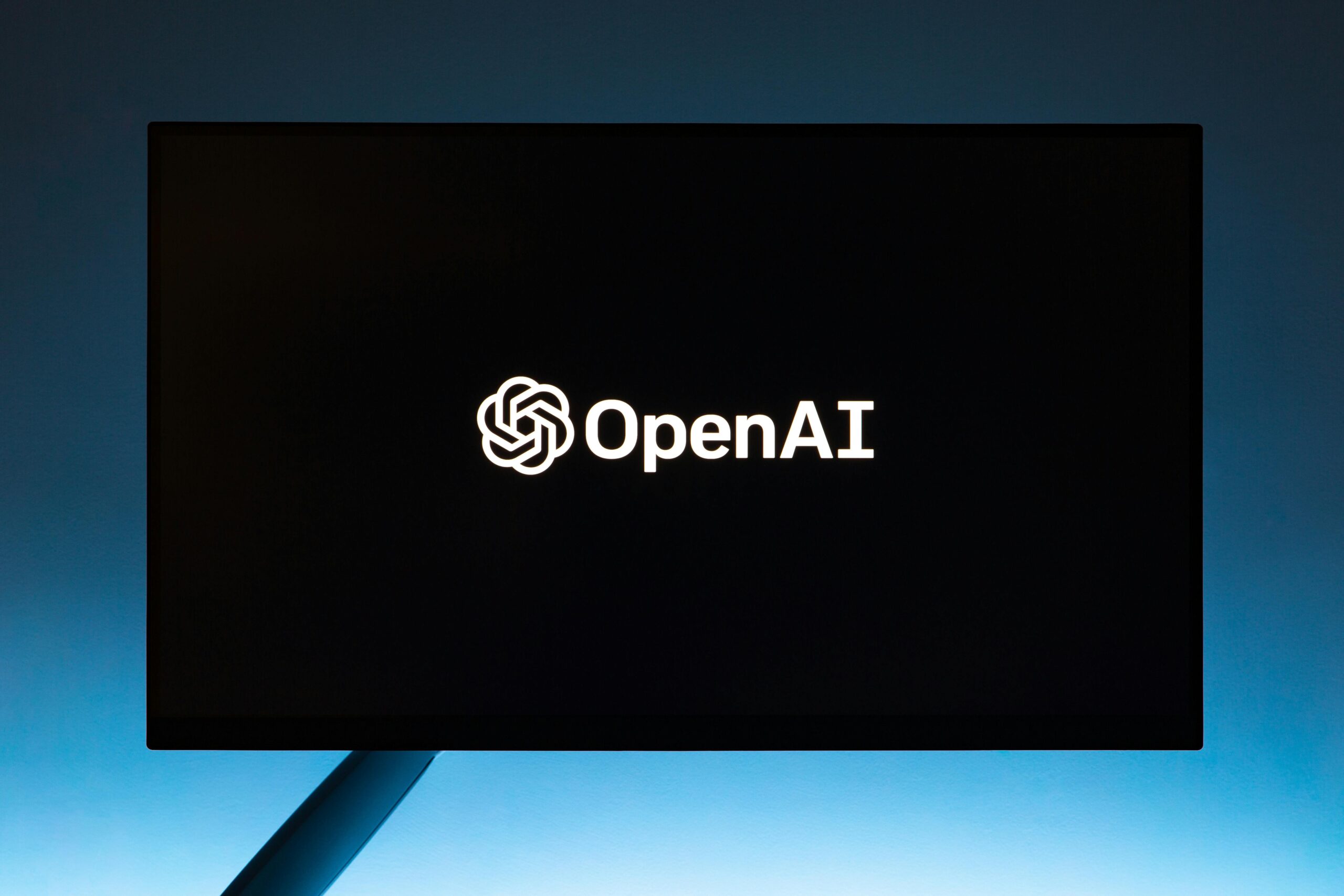 OpenAI“脱钩”微软：一场蓄谋已久的AGI独立宣言，还是商业博弈的必然？