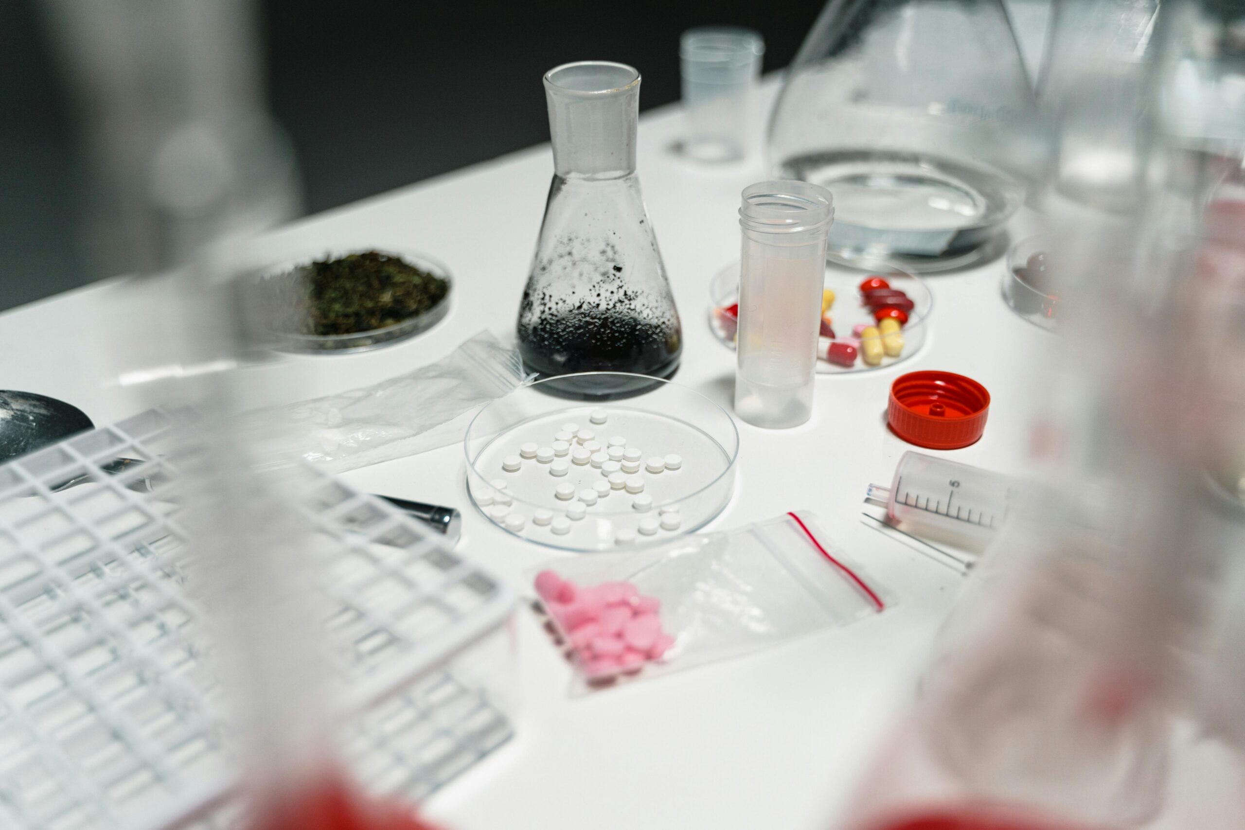 比芬太尼强100倍!一种“超级毒品”已在湾区夺命,我们离它有多远?