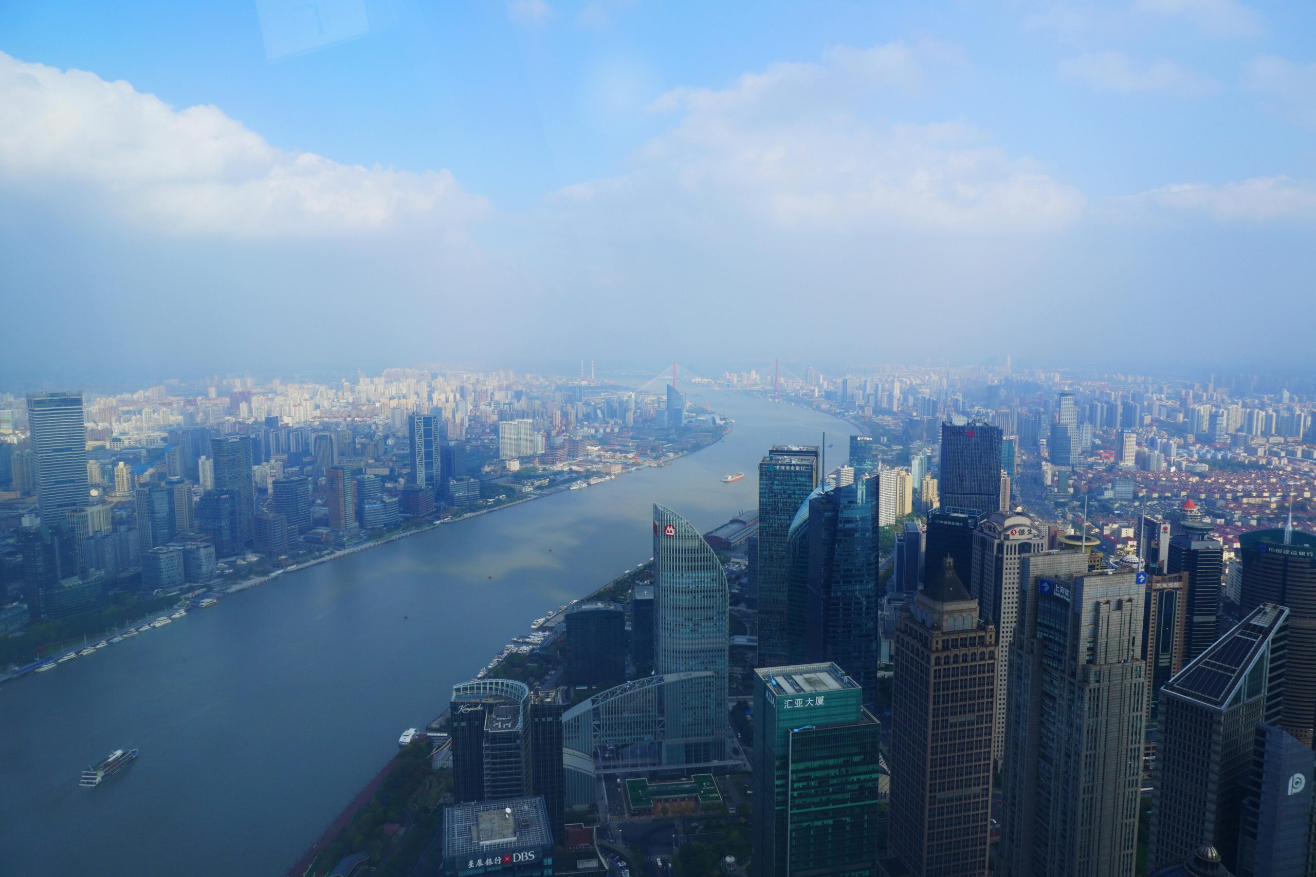 当AI在几分钟内攻破防线:网络安全正在进入“机器对机器”的战争时代