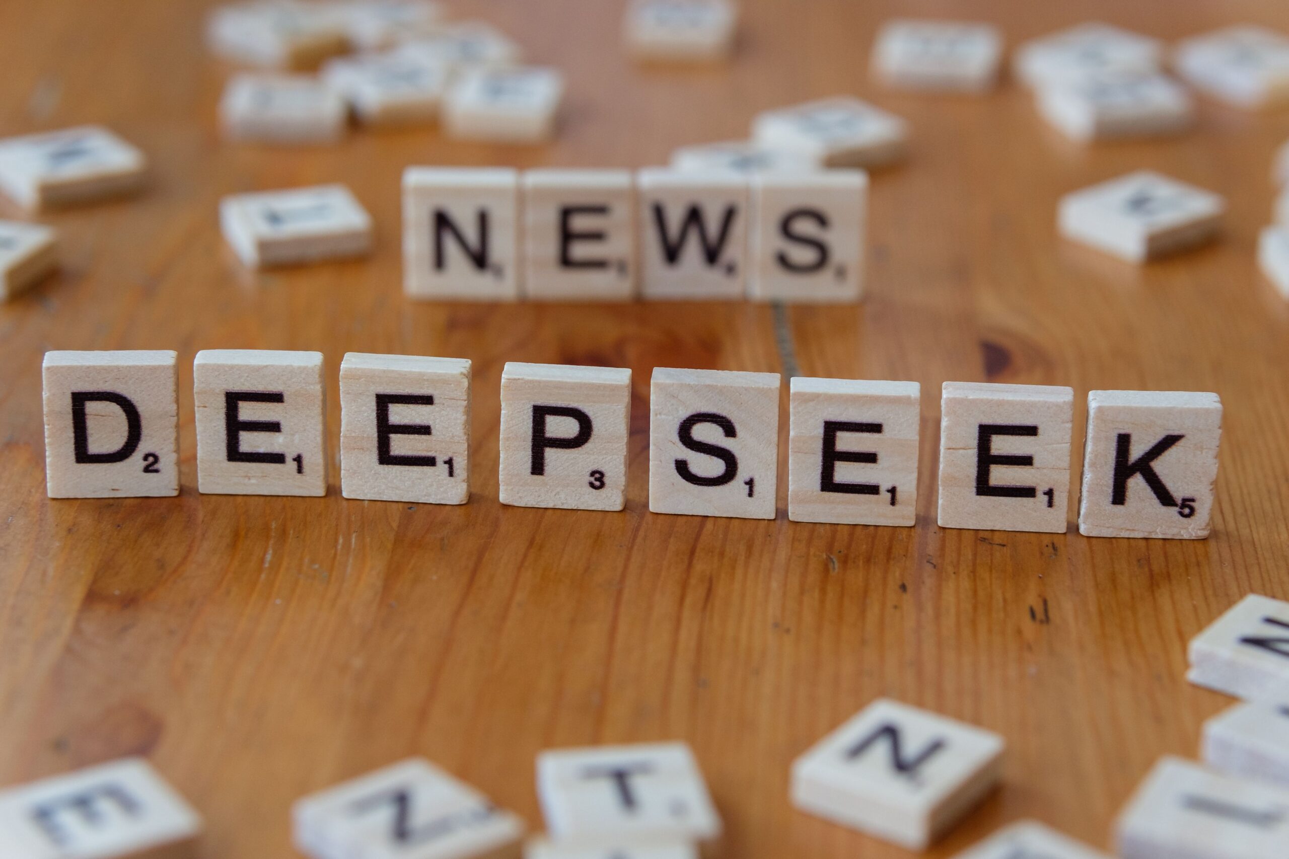 DeepSeek续作失速背后:中国AI的“追赶者困境”与“创新者悖论”