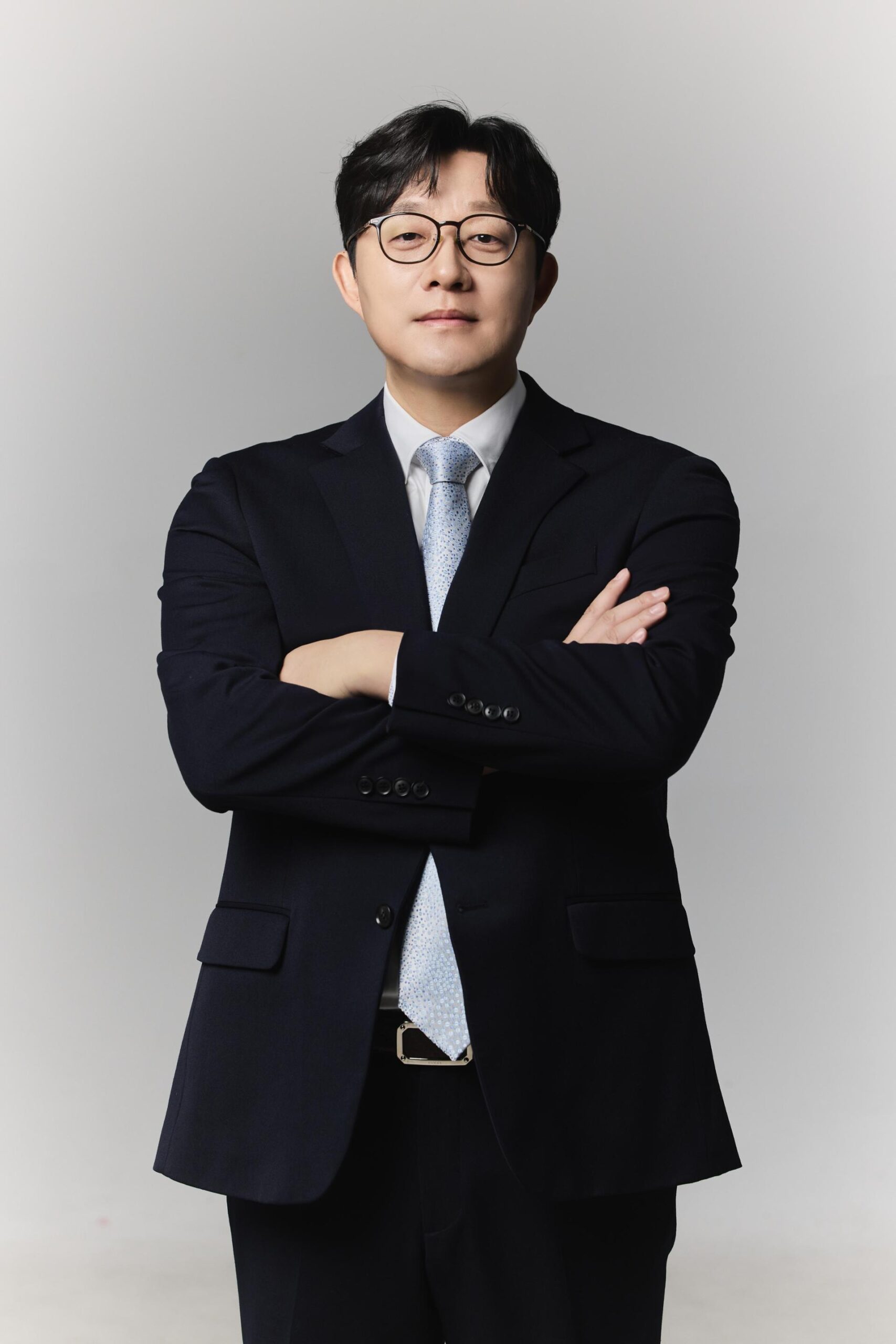 从Adobe到AI:一个反盗版老兵,如何用技术守护看不见的伤害?