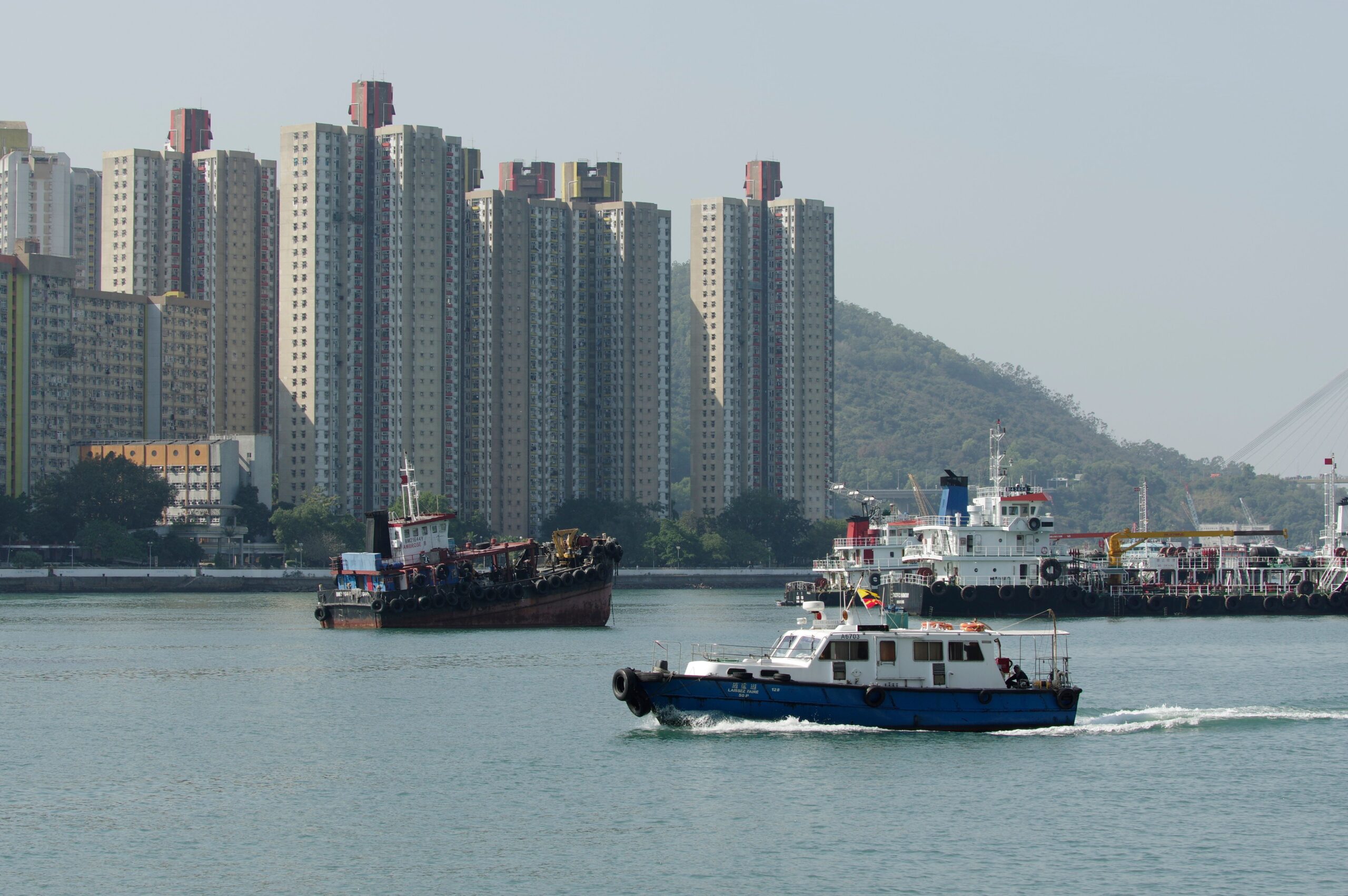 塞浦路斯渡轮倾覆：数百人死里逃生背后，是航运安全不可忽视的“沉默真相”